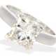 Ring: moderner, weißgoldener Goldschmiedering mit großem Diamanten im Princess-Cut von 2,92ct - Foto 1