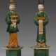 Paar Figuren mit Sancai-Glasur aus der Ming-Zeit - фото 1