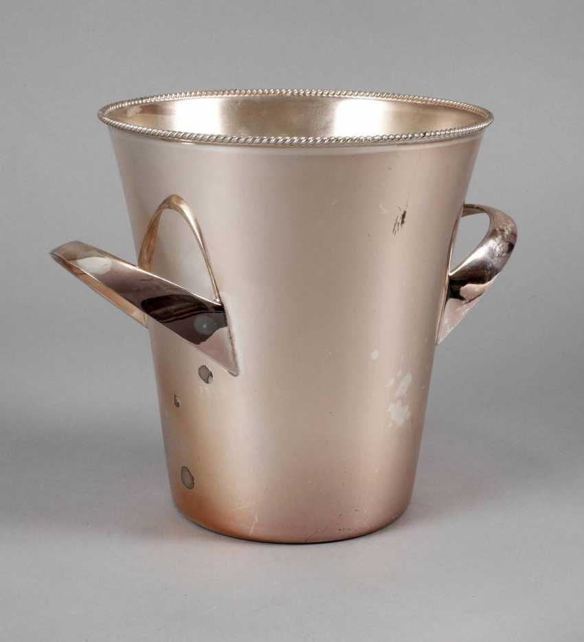 Wmf Sektkuhler Online Bei Auktion Kaufen Auktionskatalog Kunst Und Antiquitaten Teil 2 Vom 24 05 19 Foto Preis Von Auktionslos 2855 Bei Veryimportantlot Com