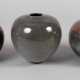 Drei kugelige Keramikvasen - Foto 1