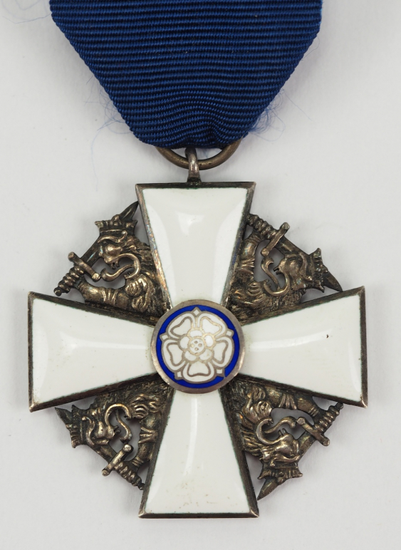 медаль белый крест. ордена кресты в белой эмали госпитальеров. корниловский крест. орден черный крест за службу на кавказе. медаль белый крест.