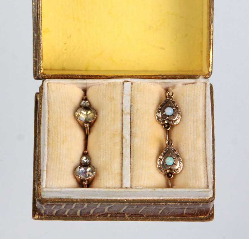 2 Pair Of Art Nouveau Earrings Yellow Gold 333 585 Buy At Online Auction At Veryimportantlot Com Auction Catalog 105th Art Auction Antiques Miscellaneous Part Ii From 11 05 19 Photo Price Auction Lot 1622