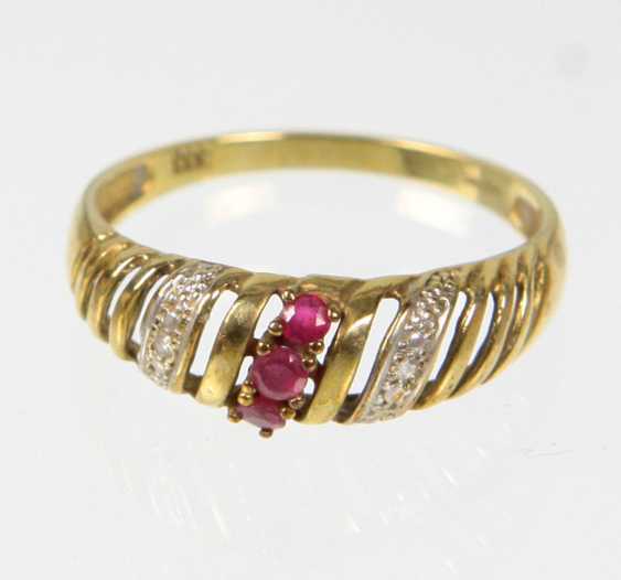 Rubin Diamant Ring Gelbgold 333 Buy At Online Auction At Veryimportantlot Com Auction Catalog 105th Art Auction Antiques Miscellaneous Part Ii From 11 05 19 Photo Price Auction Lot 1807