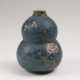 Kleine Porzellan-Vase mit Cloisonné - photo 1