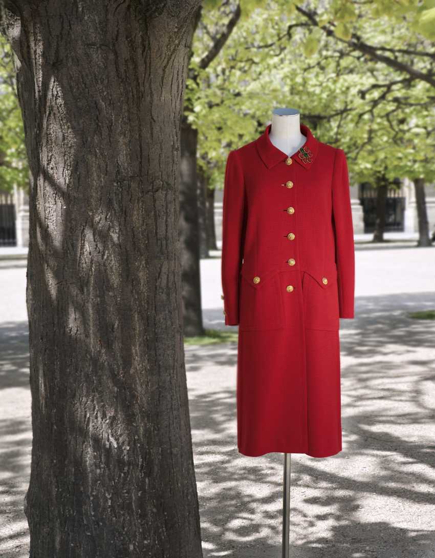 Mantel Chanel Haute Couture Paris Kollektion Fruhjahr Sommer 1979 Online Bei Auktion Kaufen Auktionskatalog Vintage Kultur Von Der Haute Couture Bis Zur Generation Z Vom 15 07 19 Foto Preis Von Auktionslos 228 Bei Veryimportantlot Com