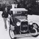 Lichfield, Patrick (1939 - 2005). Rock Hudson mit Ford-Oldtimer. Um 1967 - photo 1