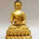 Buddha Shakayamuni in sitting position on Lotus base with rich decorated coat - Foto 1
