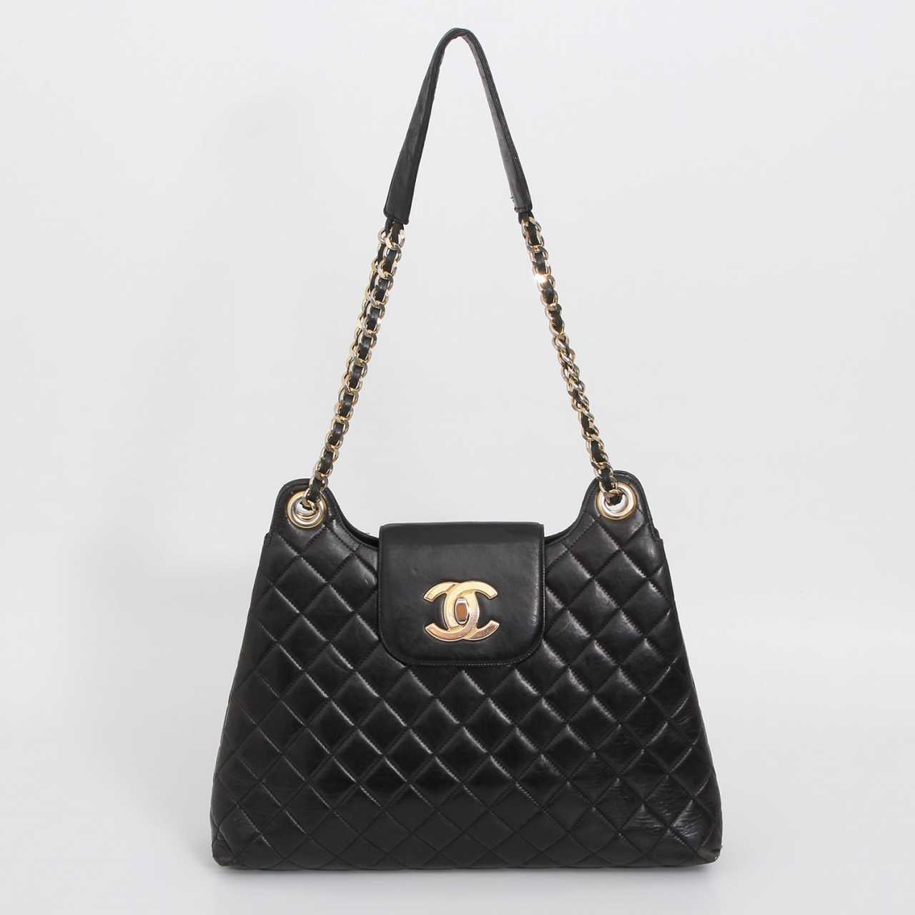 Auction: CHANEL VINTAGE distinctive shoulder bag, collection, probably in the late 80s. — buy ...