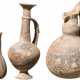 Eine Kanne und zwei Parfümfläschchen, Zypern, Bronzezeit bis römisch - фото 1