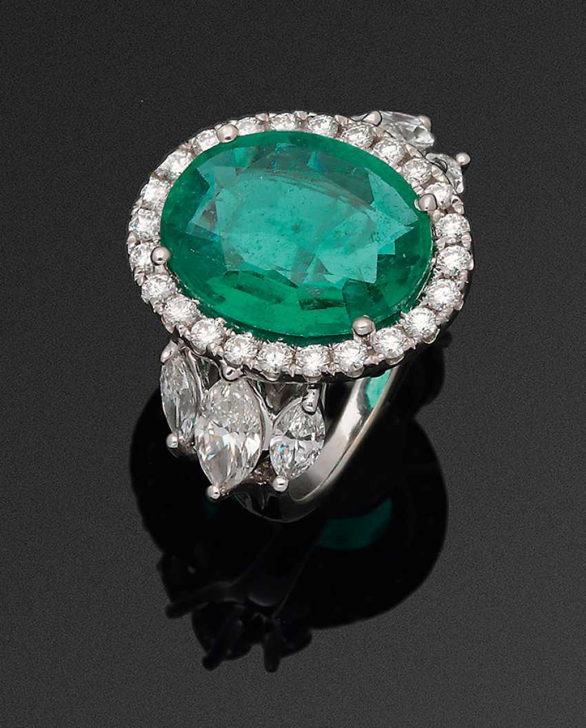 emerald ring with high quality diamonds 