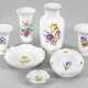 Sammlung von Meissener Porzellan mit Blumendekor - photo 1