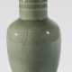 Hellgrüne chinesische Vase - photo 1