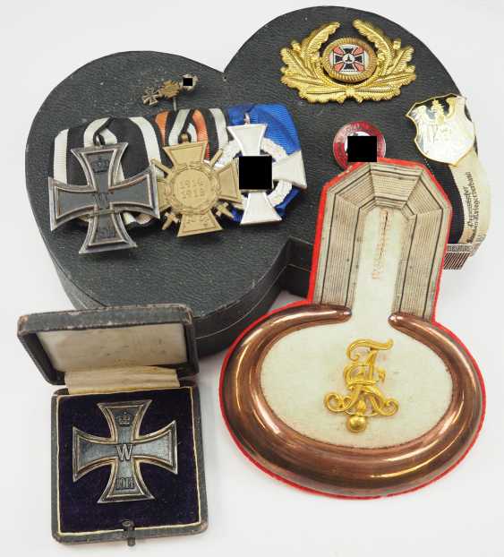 Preussen Nachlass Eines Leutnant Des Lehr Regiment Der Feldartillerie Schiessschule Online Bei Auktion Kaufen Auktionskatalog Auktion 23 Orden Und Ehrenzeichen Vom 06 03 Foto Preis Von Auktionslos 72 Bei Veryimportantlot Com