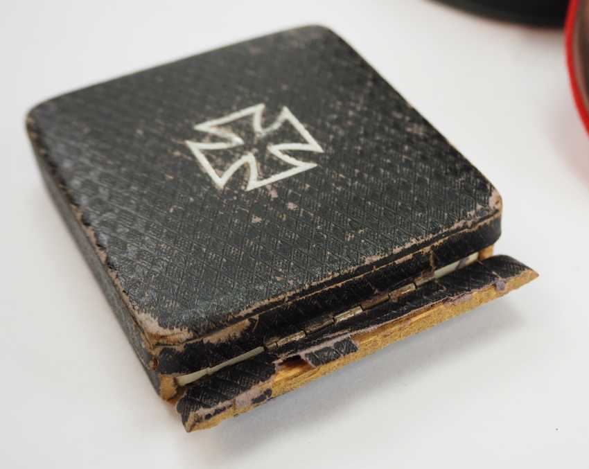 Preussen Nachlass Eines Leutnant Des Lehr Regiment Der Feldartillerie Schiessschule Online Bei Auktion Kaufen Auktionskatalog Auktion 23 Orden Und Ehrenzeichen Vom 06 03 Foto Preis Von Auktionslos 72 Bei Veryimportantlot Com