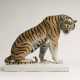 Arthur Storch. Große Tierfigur 'Sitzender Tiger' - фото 1