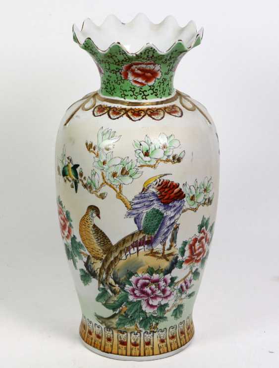 Floor Vase With Peacock Decor Auction Catalog Auction Of Art