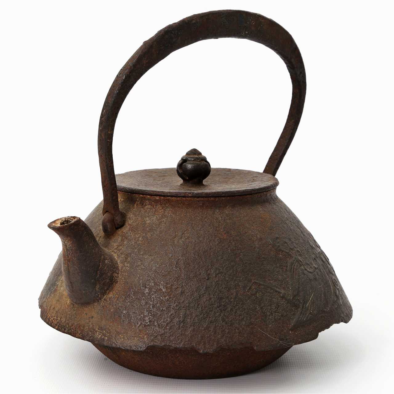 Tetsubin water kettle made of cast iron. JAPAN, Edo period (16031868
