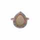 Ring mit Opal im Tropfenschliff entouriert von Brillanten, - Foto 1