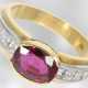 Ring: wertvoller unikater Rubinring mit Diamanten, insgesamt ca. 3,53ct, 18K Gelb-/Weißgold, Hofjuwelier Roesner - photo 1