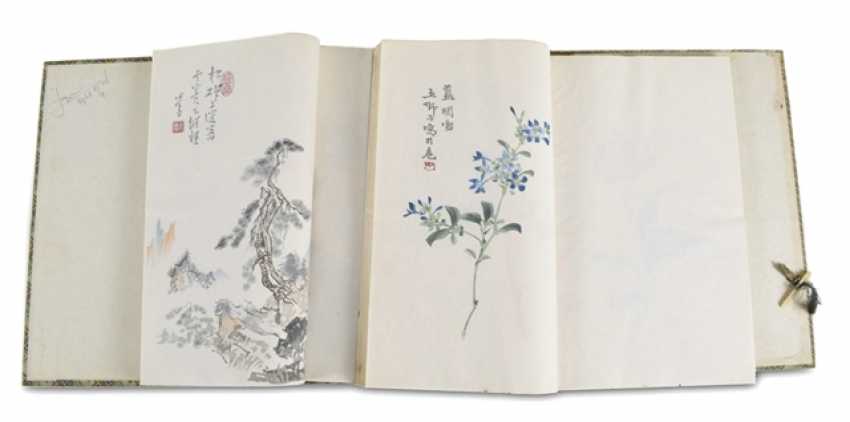 Auction Two Volumes With A Collection Of Paintings By Qi Baishi In