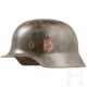 Stahlhelm M 35 der Waffen-SS mit beiden Abzeichen - фото 1