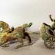 Roman chariot model with two horses and a warrior holding a spear, two wheels and decorations - Foto 1
