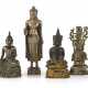 Vier Bronzefiguren des Buddha - photo 1