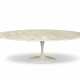 Eero Saarinen. (Attributed) | "Tulip" model table - Foto 1