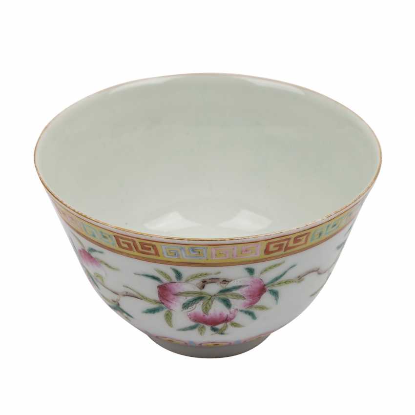 Auction Famille Rose Bowl China Republic Period 1912 1949 Buy Online By Veryimportantlot Com Auction Catalog Art Antiques Jewelry Design From 25 07 2020 Photo Price Auction Lot 1157
