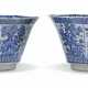 A PAIR OF LARGE CHINESE BLUE AND WHITE OCTAGONAL BOWLS - Foto 1
