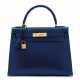 Hermes. A BLEU SAPHIR CALF BOX LEATHER SELLIER KELLY 28 WITH GOLD HA... - фото 1