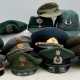 BRD: Sammlung Polizei Kopfbedeckungen. - Foto 1