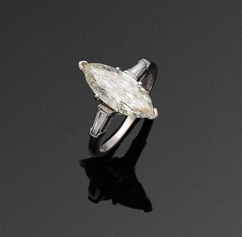 Art Deco Marquise Diamant Solitarring Buy At Online Auction At Veryimportantlot Com Auction Catalog Big Art Auction No 179 International Art Amp Antiques Day 2 From 06 09 Photo Price Auction Lot 8