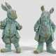 Zwei Gartenfiguren von Peter Rabbit und Mr Ratty - Foto 1