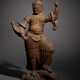 A CARVED WOOD FIGURE OF GUARDIAN KING - Foto 1