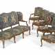 A SUITE OF EARLY LOUIS XV PARCEL-GILT WALNUT SEAT FURNITURE - Foto 1