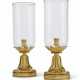 A PAIR OF FRENCH ORMOLU PHOTOPHORES - Foto 1