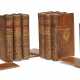 A GROUP OF TEN LEATHER-BOUND BOOK ENDS - Foto 1