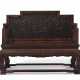 A MAGNIFICENT IMPERIAL CARVED ZITAN 'DRAGON' THRONE - Foto 1