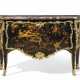Desforges, Jean. A LOUIS XV ORMOLU MOUNTED CHINESE LACQUER AND VERNIS MARTIN ... - Foto 1