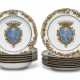A SET OF FOURTEEN CHINESE EXPORT ARMORIAL PLATES - Foto 1