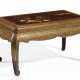 A JAPANESE GILT AND BROWN LACQUER SMALL LOW TABLE - Foto 1