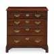 A GEORGE II MAHOGANY BACHELOR'S CHEST OF DRAWERS - фото 1