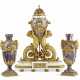 A FINE FRENCH ORMOLU-MOUNTED AMETHYST AND WHITE MARBLE THREE-PIECE CLOCK GARNITURE - Foto 1