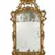 A NORTH ITALIAN GREEN-PAINTED AND PARCEL-GILT MIRROR - Foto 1