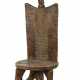 Dreibeiniger Thron-Stuhl aus Holz - Foto 1