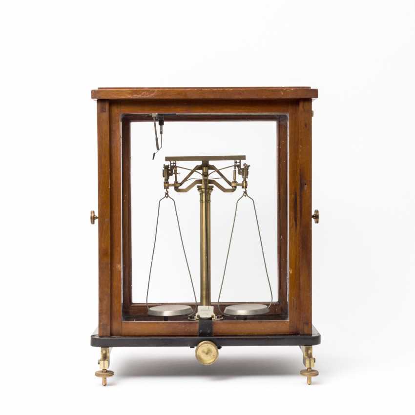 Analytical Balance Of The Company Sartorius Gottingen Auction