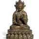 A LARGE AND FINELY-CAST INSCRIBED BRONZE FIGURE OF AVALOKITE... - Foto 1