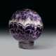 A VERY LARGE BANDED AMETHYST SPHERE - Foto 1