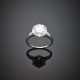 Round ct. 6.29 diamond platinum ring with tapered diamond shoulders - Foto 1